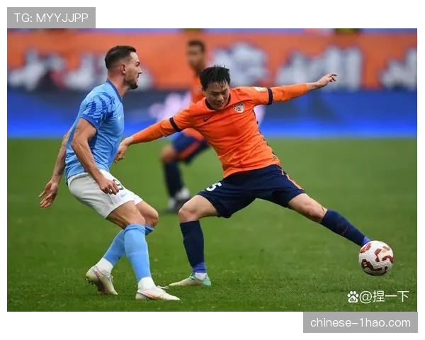 青岛西海岸一球小胜深圳新鹏城 戴维森替补登场完成绝杀